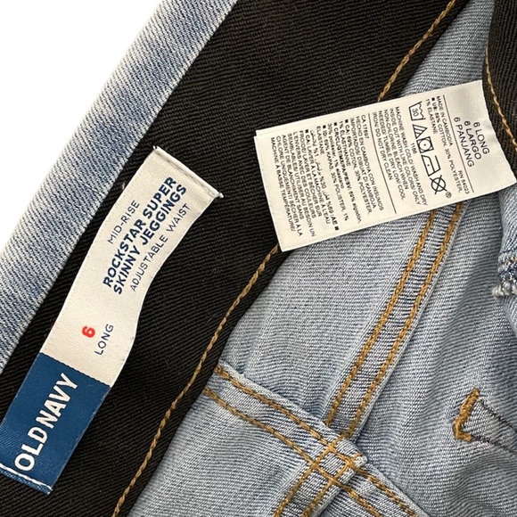 Old Navy Mid-Rise Rockstar Super Skinny Jeans / Jeggings | Tall - Picture 10 of 15